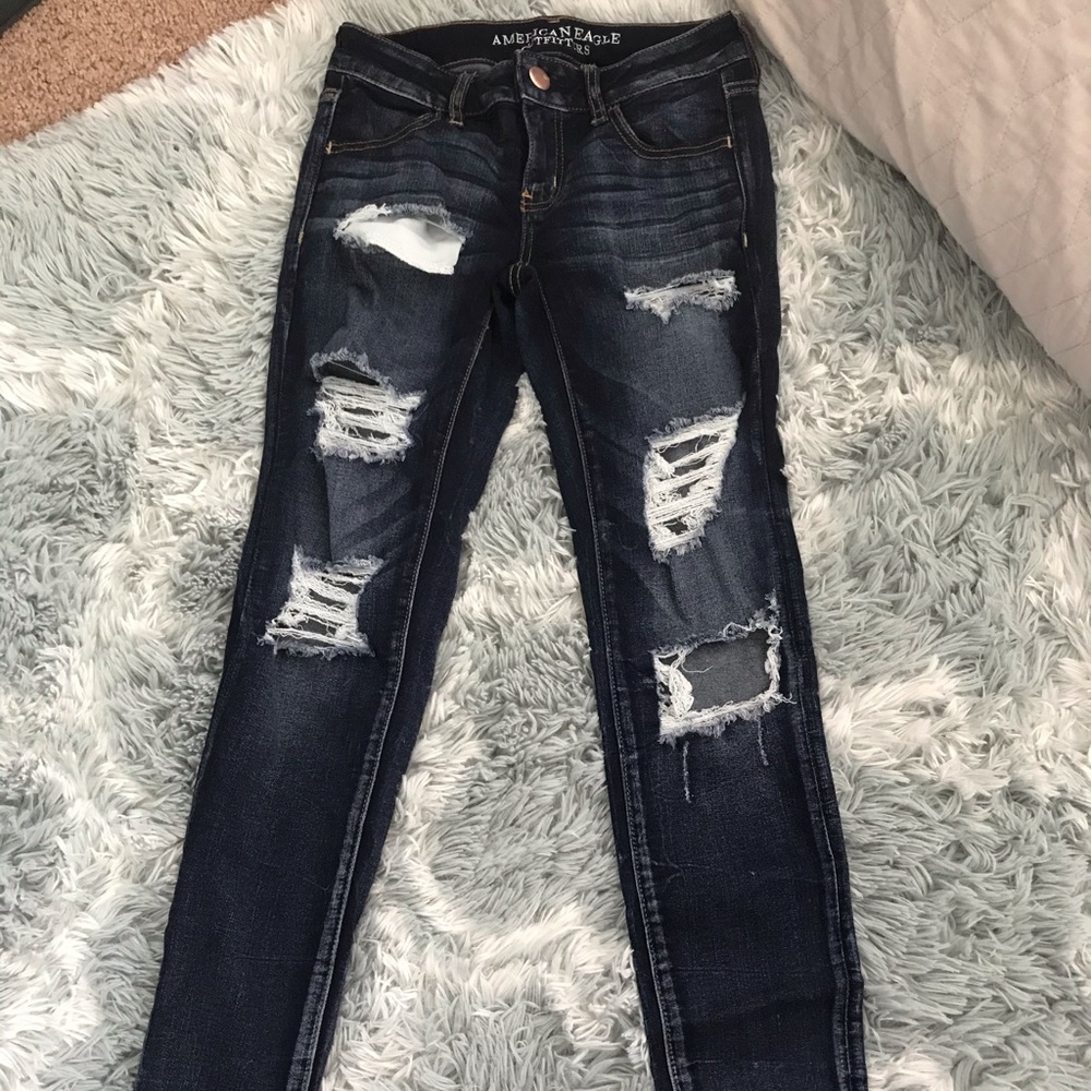 american eagle ripped jeans!!